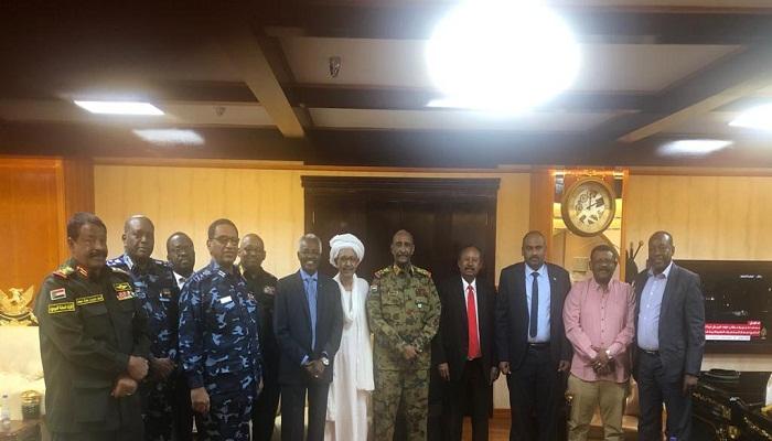 قيادات السودان بعد متابعة اقتحام مقر المخابرات بالخرطوم 