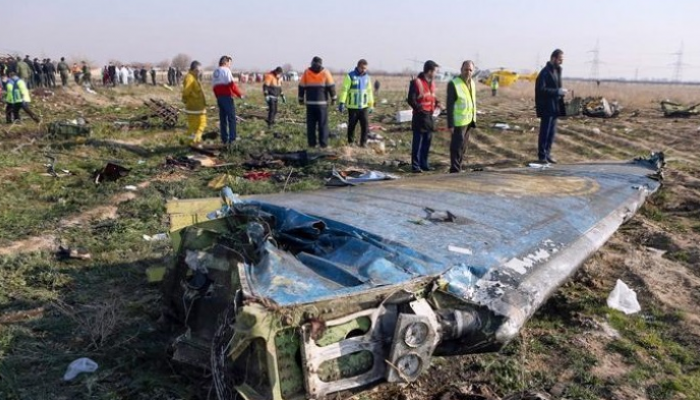 آثار تحطم الطائرة الأوكرانية في إيران