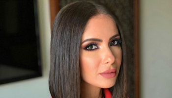 الفنانة منى زكي 