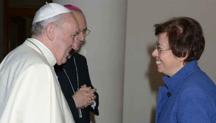 فرانشيسكا دي جيوفاني مع البابا فرنسيس