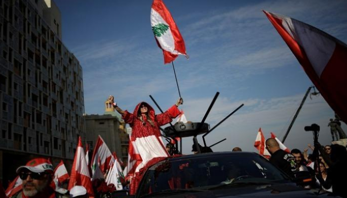 الأزمة الاقتصادية تعقدت في لبنان بعد تصاعد الاحتجاجات- رويترز