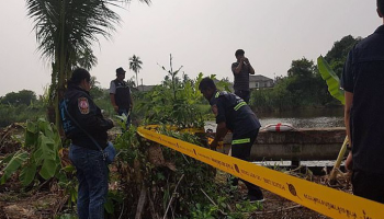 غواصو الشرطة يعثرون على العظام البشرية في حديقة منزل القاتل