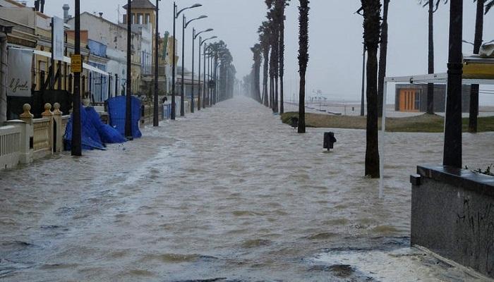 الطقس السيئ يغلق المدارس في إسبانيا