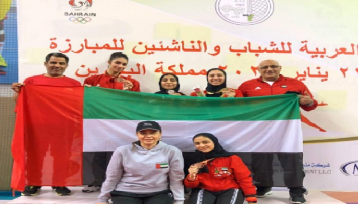 لاعبات منتخب الإمارات للمبارزة