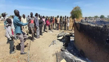جانب من إحراق المنازل بمنطقة أبيي