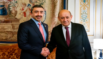 الشيخ عبدالله بن زايد ووزير خارجية فرنسا خلال اللقاء