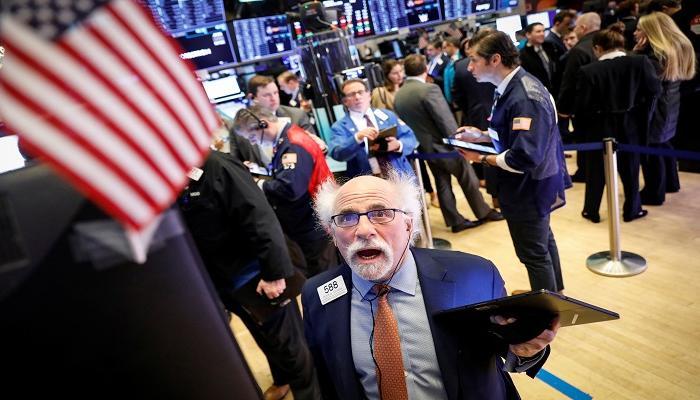 تباين أداء الأسهم الأمريكية
