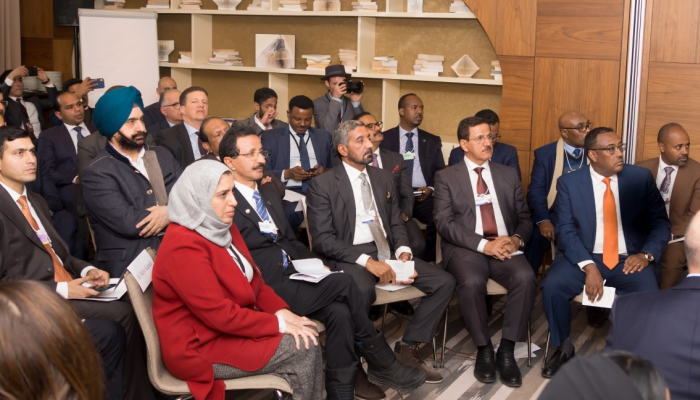 جانب من مشاركة وفد الإمارات في جلسات المنتدى الاقتصادي العالمي