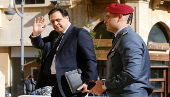 رئيس الوزراء اللبناني حسان دياب لدى وصوله مقر البرلمان - رويترز