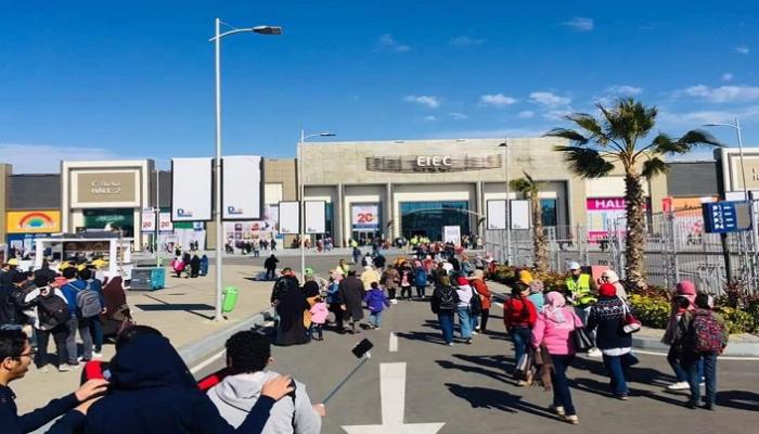 إقبال على زيارة معرض القاهرة الدولي للكتاب