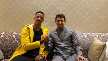 أمين بخاري بصحبة رئيس النصر صفوان السويكت