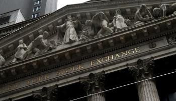 الواجهة الأمامية لبورصة نيويورك - رويترز