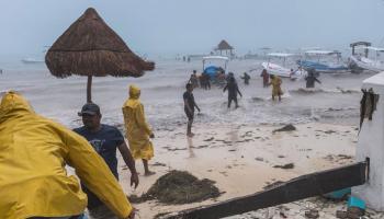 العاصفة دلتا تتجه إلى خليج المكسيك