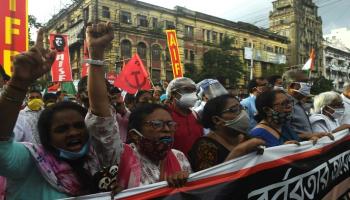 مظاهرات في كالكوتا إثر وفاة شابة جراء اغتصاب جماعي في ولاية أوتار براديش الهندية