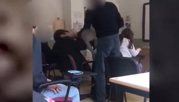  un professeur gifle un élève d'avoir refusé de porter le masque