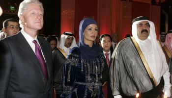 رسائل هيلاري مليون دولار هدية عيد ميلاد بيل كلينتون من قطر
