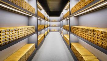 الذهب يصعد بعد هبوط الدولار