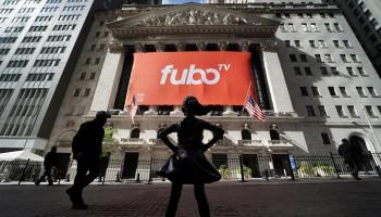 لافتة باكتتاب عام بواجهة بورصة نيويورك- رويترز