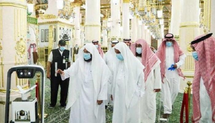 روبوت التعقيم الآلي لتعزيز الإجراءات الوقائية في المسجد النبوي