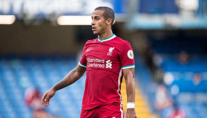 تياجو ألكانتارا لاعب ليفربول الإنجليزي