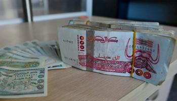 أوراق نقدية جزائرية من فئة ألف وألفي دينار