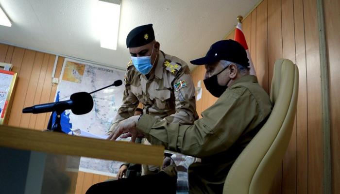 جانب من اجتماع الكاظمي مع القيادات الأمنية والعسكرية في صلاح الدين