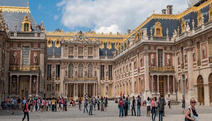 قصر فرساي بفرنسا 173-093402-police-france-paris-palace-versailles_700x400