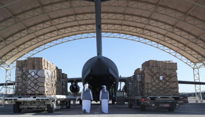 طائرة المساعدات الإماراتية إلى كازاخستان