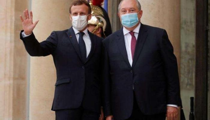 Le président français, Emmanuel Macron et son homologue arménien Armen Sarkissian,
