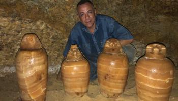جانب من آثار المقبرة المكتشفة حديثا