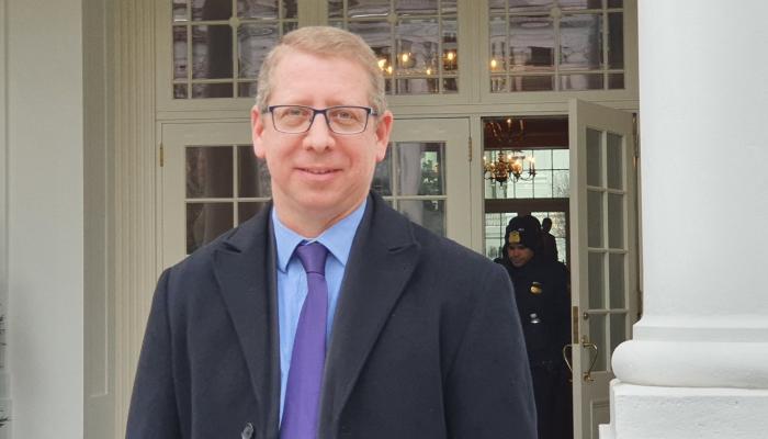 أوفير جندلمان المتحدث باسم رئيس الوزراء الإسرائيلي