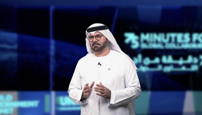 محمد القرقاوي متحدثاً في افتتاح الحوار العالمي