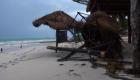 صور.. إعصار "زيتا" يضرب الساحل الكاريبي للمكسيك ويتجه إلى أمريكا