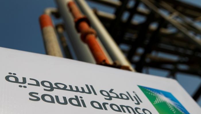 شعار شركة أرامكو على أحد مقراتها- رويترز