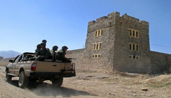 جنود أفغان قرب أحد السجون