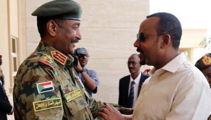 آبي أحمد وعبدالفتاح البرهان خلال لقاء سابق