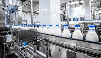 استحمام عامل بمعمل ألبان في الحليب يثير الغضب في تركيا- أرشيفية