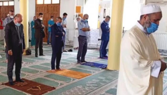 La prière du vendredi a été célébrée dans les mosquées algériennes de nouveau, 