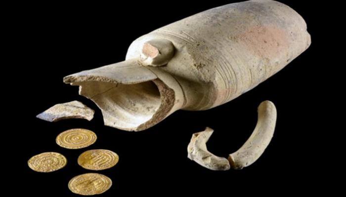 العملات الذهبية تم صكها قبل أكثر من 1000 عام