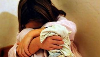 تنفذ الشرطة مداهمات للقبض على مشتبه به آخر