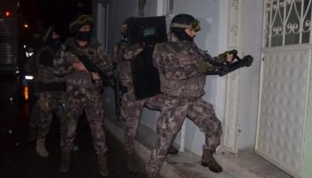 الأمن التركي خلال عملية مداهمة سابقة