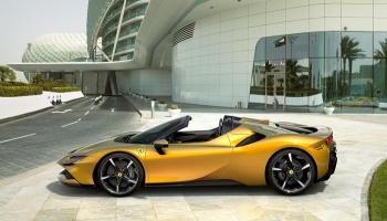 ينطلق الموديل Spider من سيارة فيراري SF90 بسرعة قصوى تصل إلى 340 كلم/س