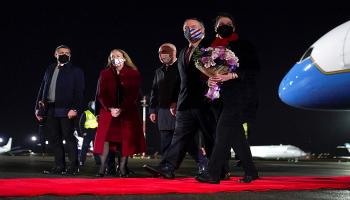 بومبيو وزوجته لدى وصولهما إلى تبليسي 