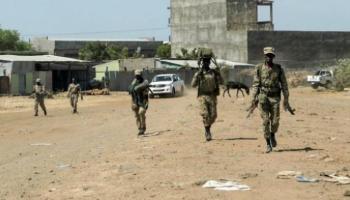 قوات إثيوبية مشاركة في المعارك بإقليم تجراي - رويترز