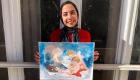 مصرية تحمي البيئة بـ"الرسم".. تعيد تدوير الورق لتصميم لوحاتها