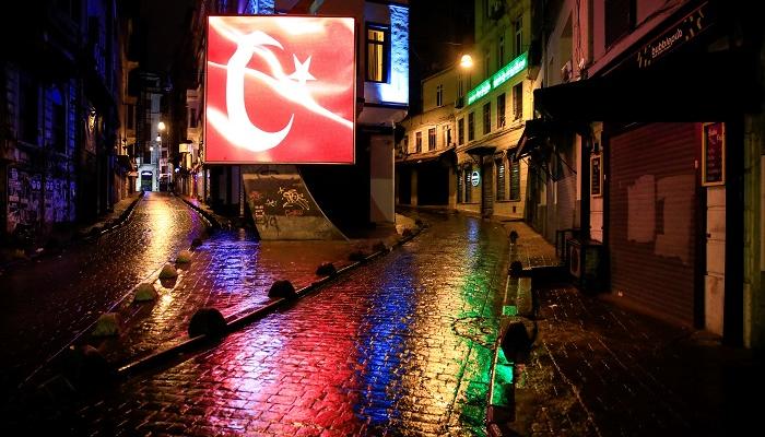 السياحة الوافدة لتركيا تنهار بنسبة 72% على وقع