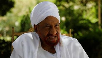 رئيس حزب الأمة القومي الصادق المهدي