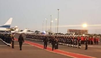 حرس الشرف في استقبال جثمان الصادق المهدي