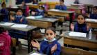 العراق يعيد فتح المدارس جزئيا بعد شهور من "إغلاق كورونا"