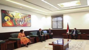 رئيس الوزراء السوداني خلال لقاء فيليبو غرانديط